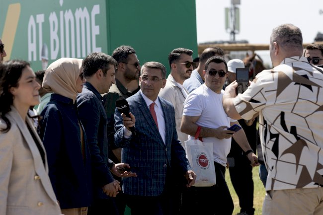 Selçuk Bayraktar ve Eşi Sümeyye Erdoğan Bayraktar'dan Etno Spor 2025'e Anlamlı Ziyaret