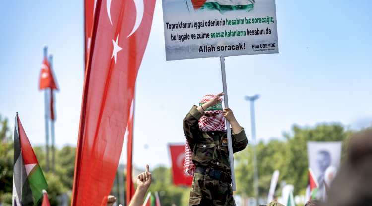 İstanbul’da “Özgür Filistin” Yürüyüşü: Fatih Camii’nden Ayasofya’ya Binlerce Kişilik Destek